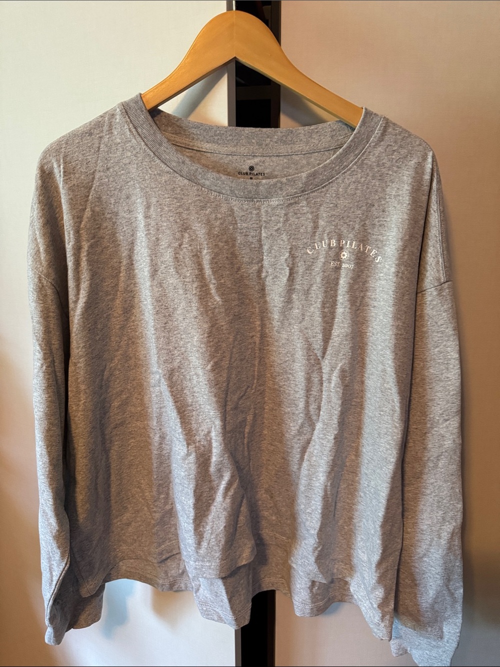 Club Pilates Women's Gray Long Sleeve Tee